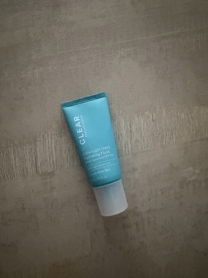 Clear Ultra-Light Daily Hydrating Fluid SPF 30 Paula’s Choice travel size like new