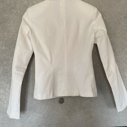 Please women's jacket white, fitted, like new, size XS