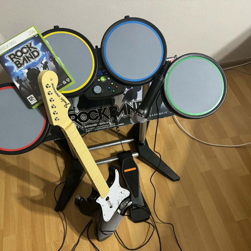 Rock Band set for Xbox 360 used with box and accessories