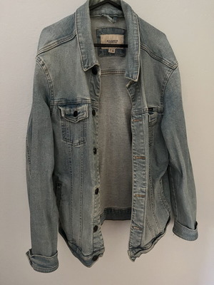 Pull & Bear men's jacket used, size L, blue