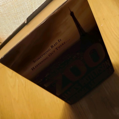 Zoo book like new, foreign fiction