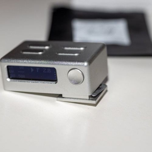 Keks KM02 OLED Light-Meter for Hot/Cold Shoe Like New, Silver