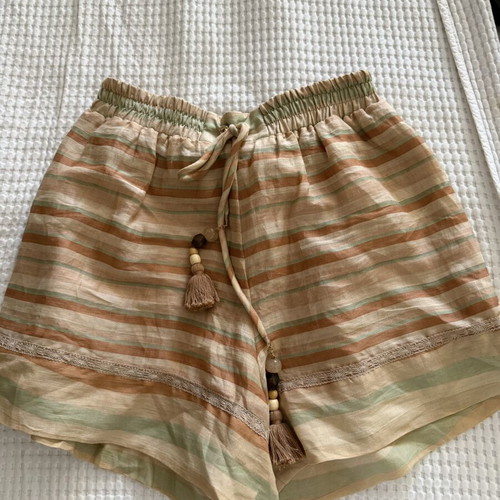 Zini Boutique shorts like new, Riviera collection, beige multicolor, size S
