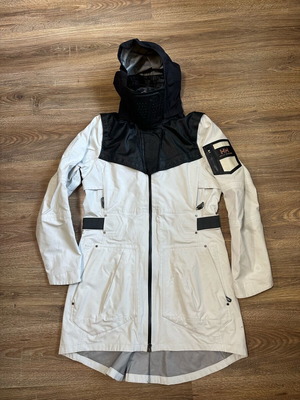 Helly Hansen Embla All Season 2layer HellyTech XP women's parka used, size L
