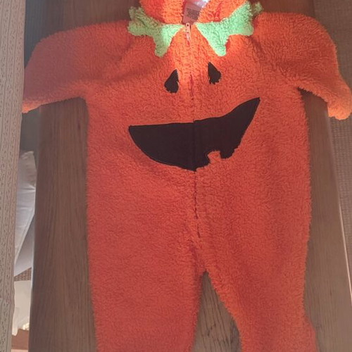 Pumpkin outfit for 3 month old baby like new