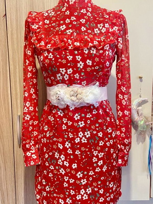Floral red dress new with ruffle details, size XS