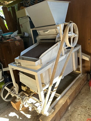 Κόσκινο για ρίγανη μεταχειρισμένο με 4 διαστάσεις και τριφασικό μοτέρ