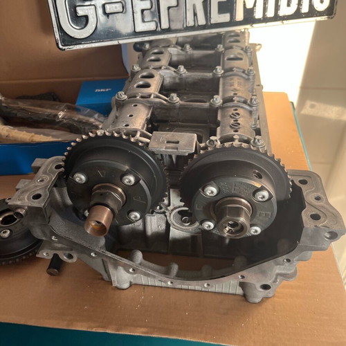 Mercedes CLK 200 Kompressor W209 cylinder head cover 271 like new