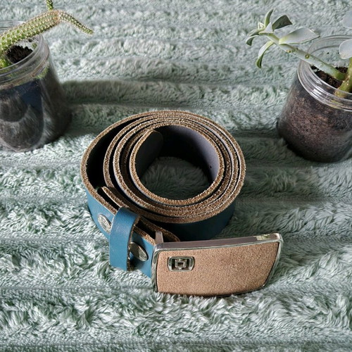 Horsefeathers leather belt new, adjustable, blue
