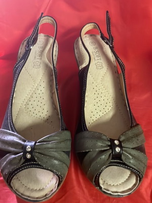 B-Soft Anatomical Platform Shoes Size 41 New Black and Grey