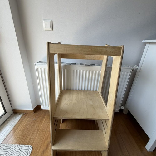 Wooden Montessori Learning Tower, very good condition