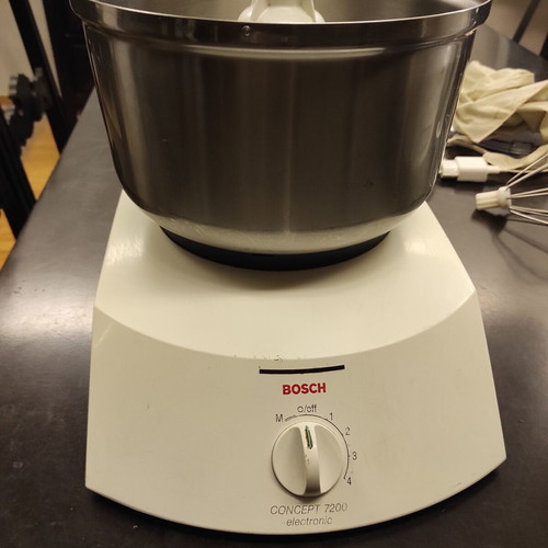 Κουζινομηχανή Bosch Concept 7200 Electronic MUM μεταχειρισμένη με Inox κάδο και εξαρτήματα