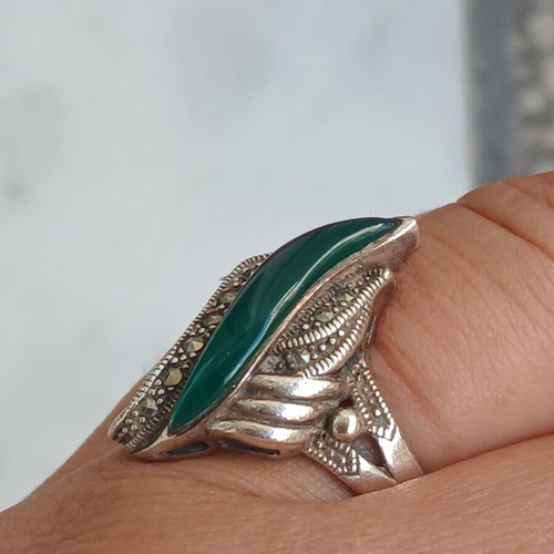 Ring with chrysoprase and marcasite in 925 silver, 18mm