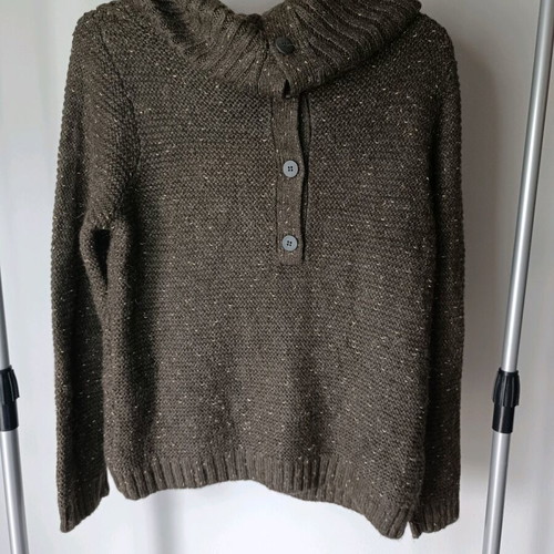 Cozy brown turtleneck knit sweater like new