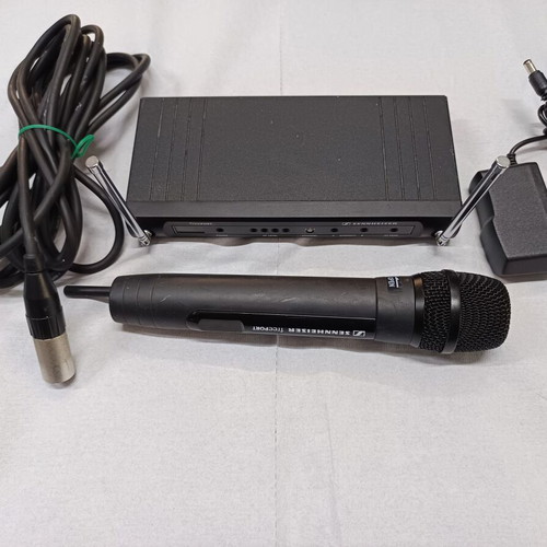 Sennheiser Freeport wireless microphone used