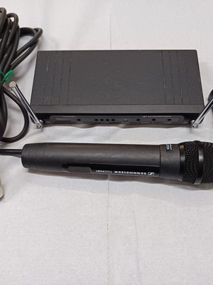 Sennheiser Freeport wireless microphone used