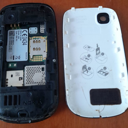 Nokia phone used without battery for spare parts