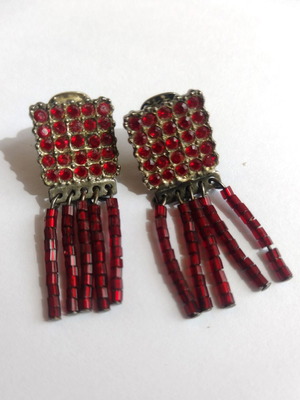 Vintage y2k clip-on dangle earrings like new, red
