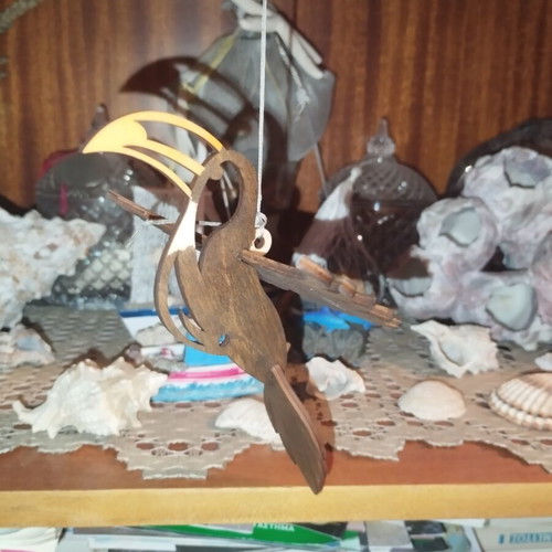 Wooden hanging toucan decoration, 10cm