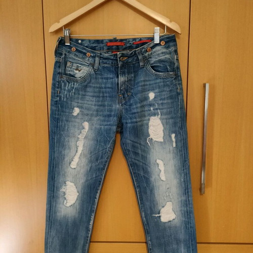 Staff jeans n.27 like new with rips and iron-on patches