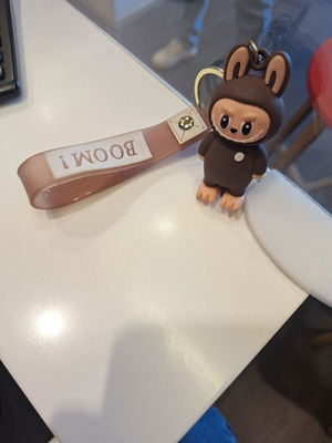 Laboubou keychain like new