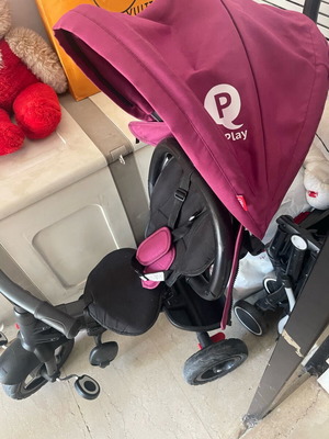 Tricycle bike like new with parent steering and independent handlebar