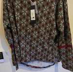 Blouse new with patterns one size