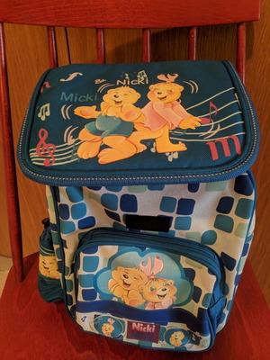 Nicki school bag new with bottle holder and sturdy straps