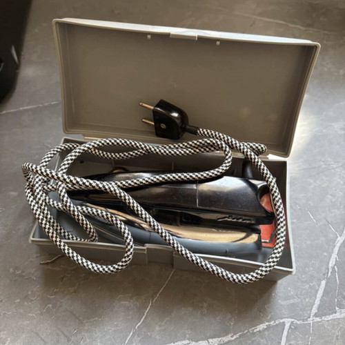Travel iron like new, minimally used