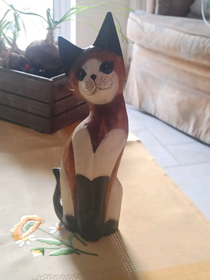 Wooden carved cat new, handmade
