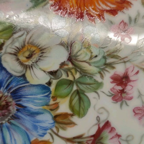 Kaiser decorative wall plate like new with hand-painted floral design
