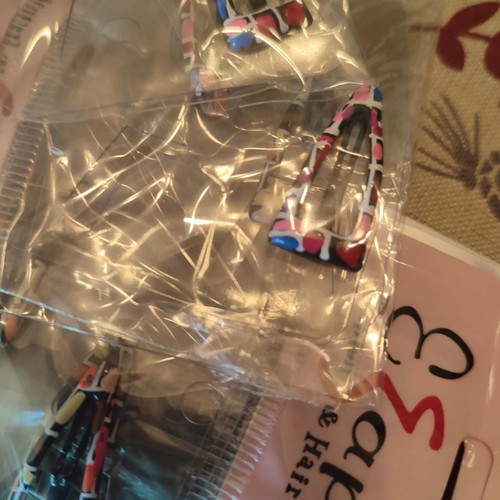 Hair clips new, pack of 24 pieces with different colors