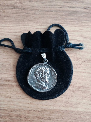 Silver coin medallion probe 925 like new