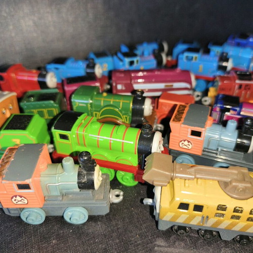 Thomas Trains set of 20 small metal magnetic used