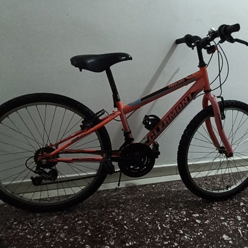 Two mountain bikes like new, 26 inch, V-brakes, men's, gears