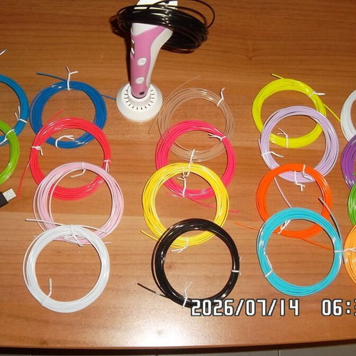 3D Pen like new with 46 colorful refills set