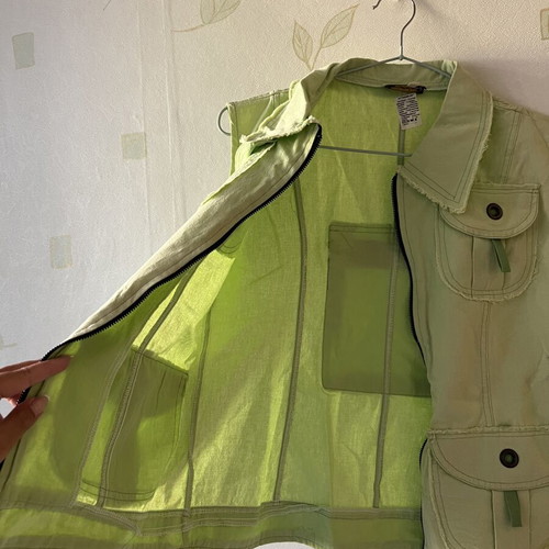 A-Style green vest size S, new, thin fabric with pockets