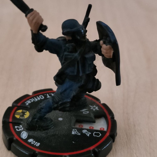 Marvel Heroclix S.W.A.T. Officer miniature 2003
