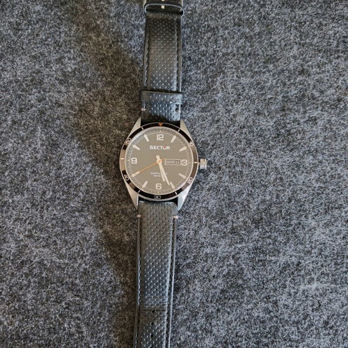 Sector Men's Watch Date like new, Black