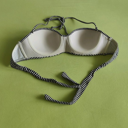 Bikini top like new, strapless with underwire and stripes