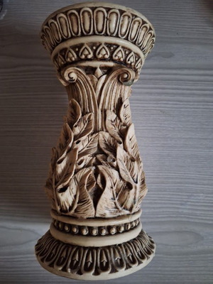 Διακοσμητική στήλη ανάγλυφη σαν καινούργια, μπεζ με καφέ λεπτομέρειες