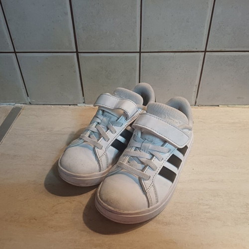 Adidas children's white athletic shoes size 28 like new