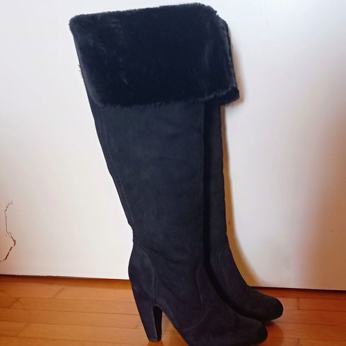 Roude black suede women's knee-high boots like new with fur lining