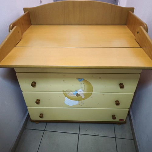 Children's Dresser Changing Table used, solid wood