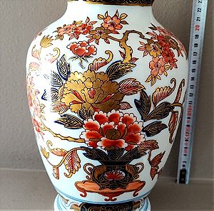 Παλαιό κινέζικο βάζο κεραμικό με λουλούδια