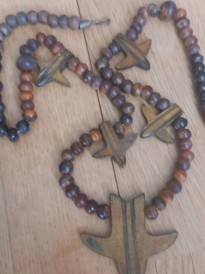Necklace made of wood and beads ideal for summer