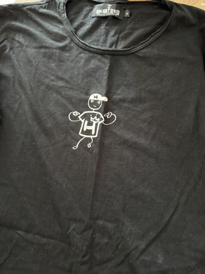 Unisex black T-shirt one size