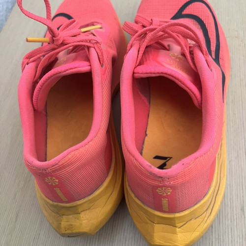 Nike Zoom Fly 5 running shoes, pink, size 42