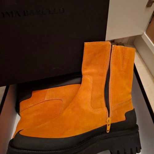 Paloma Barceló boots new orange with black sole