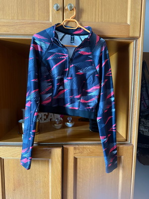 Crop top sportswear with zipper new, size M, black and pink